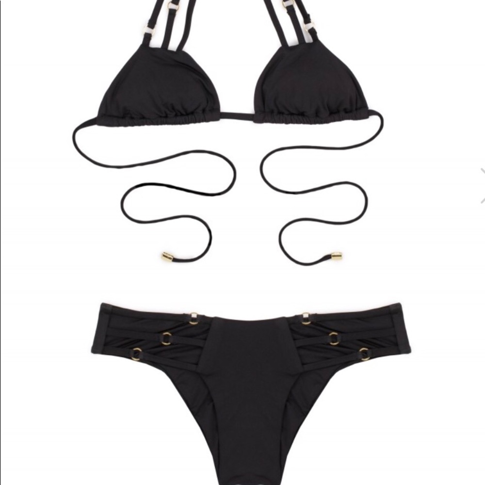 Beach Bunny NWT Triple Strap Bikini Bottoms L